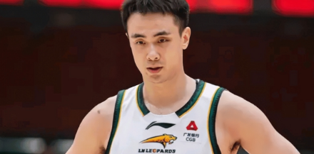 赵继伟20分，辽宁男篮大胜江苏结束两连败。CBA常规赛收官之战，辽宁男篮客场挑战