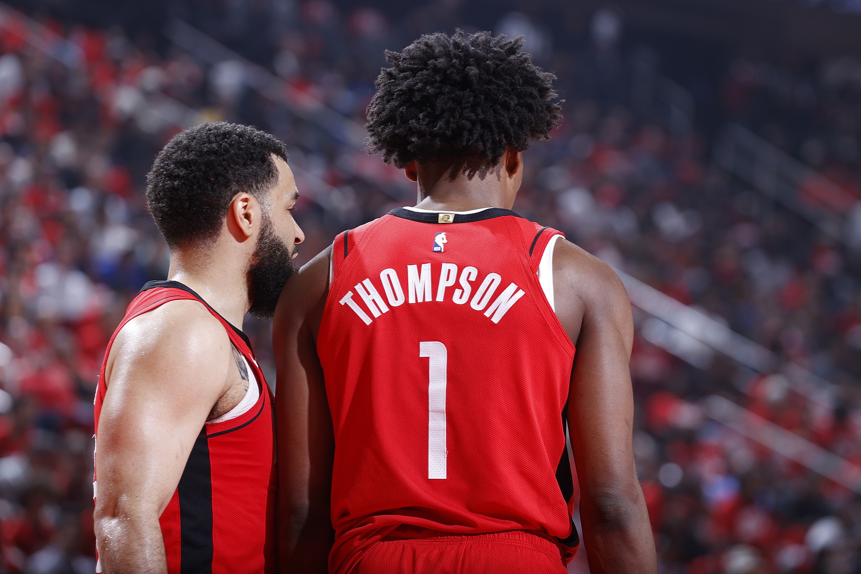 火箭队今天在客场背靠背比赛里战胜了活塞队，本场比赛111:104火箭队险胜对手。