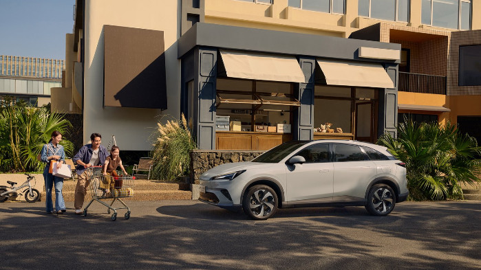 10万级SUV智能体验实测，极狐T5的智驾与车机，深蓝S05无法超越