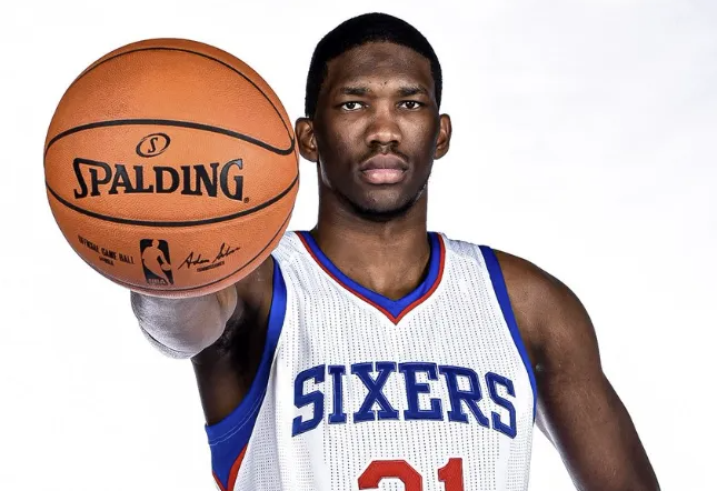 Yahoo Sports更新社媒，谈到了扬尼斯-阿德托昆博被交易至热火后的联盟格