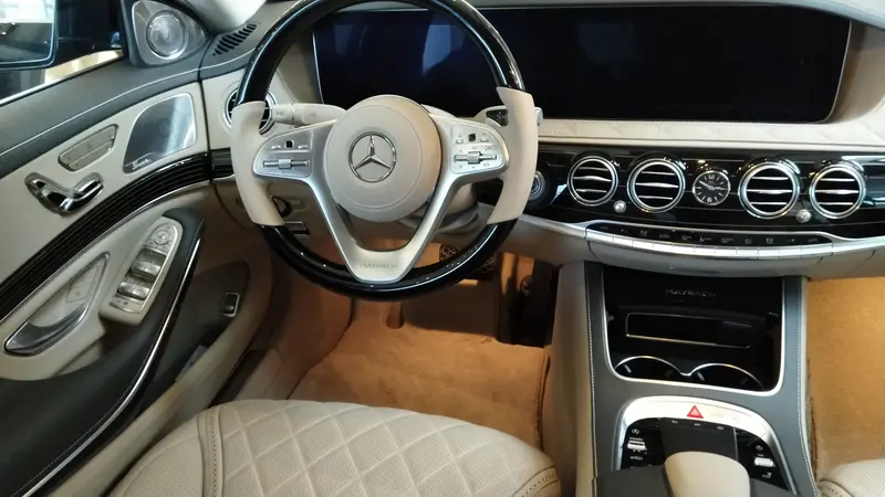 60万买豪华旗舰轿车，帕拉梅拉还是奔驰S400L更值得