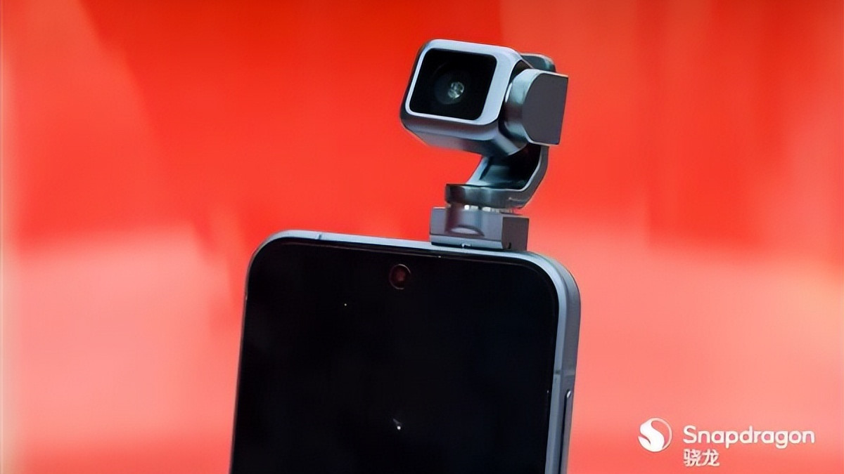 不止是手机！荣耀 Robot Phone 双配色亮相，现在就能预约