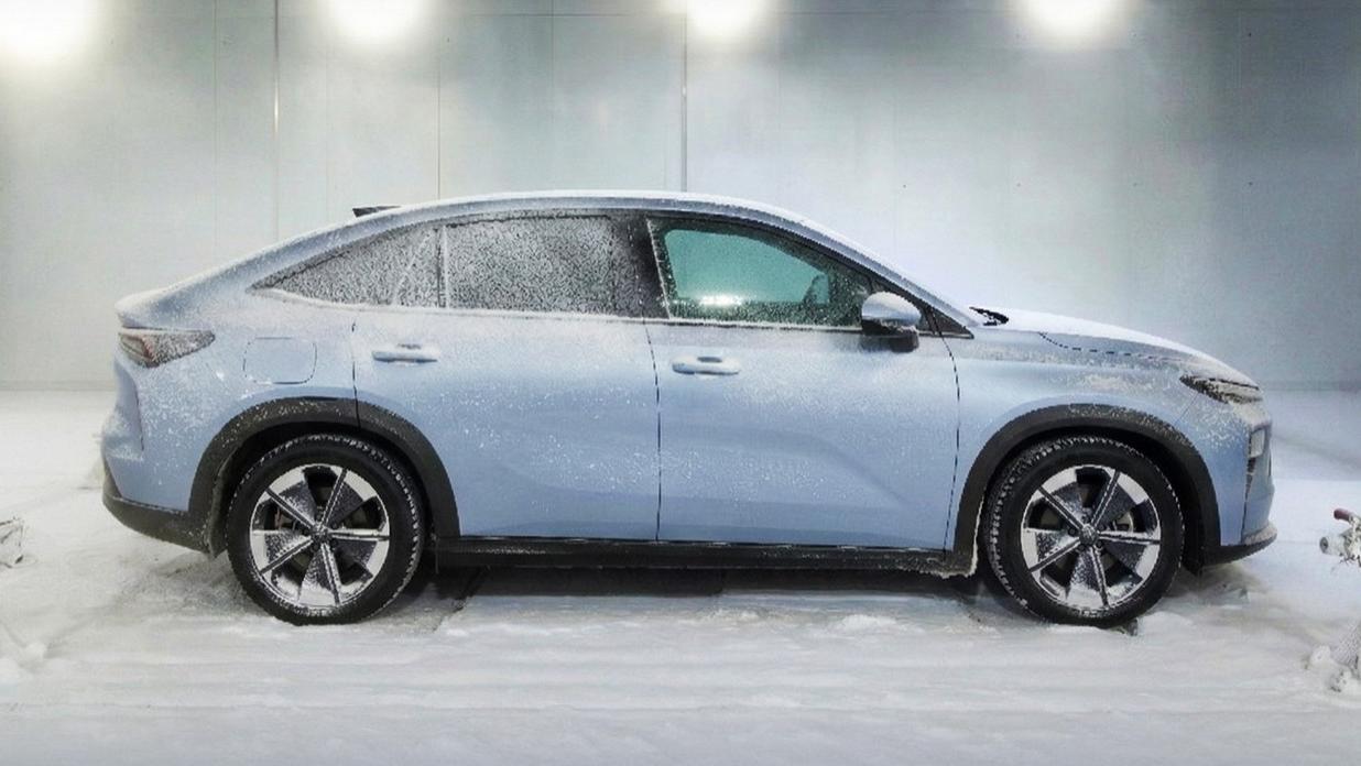 技术首发！博越REV超级铂金增程登场，100℃温差验证全域安全实力