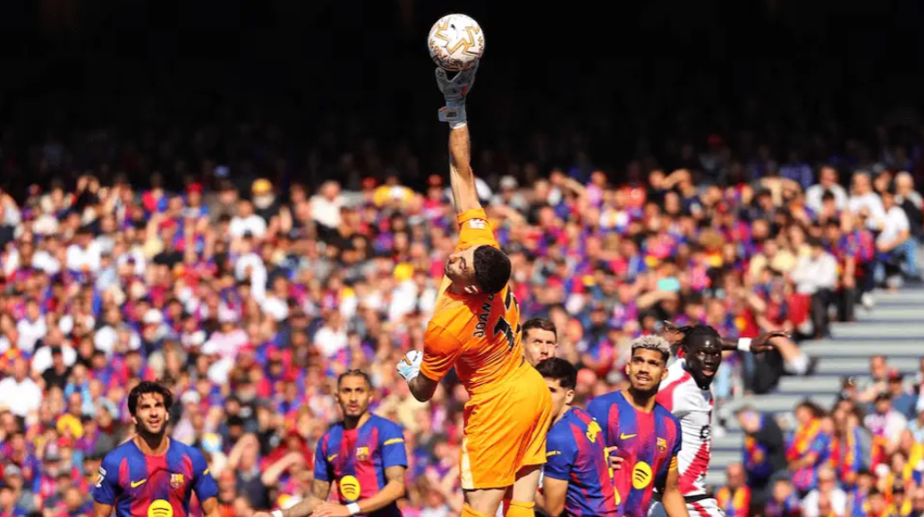 疲惫巴萨仍连胜，乔安神扑获最佳。
西甲第29轮，巴萨主场1-0艰难战胜巴列卡诺，