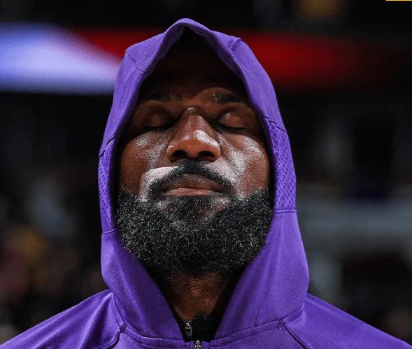 NBA常规赛湖人客场对阵掘金的比赛已经结束。全场战罢，湖人以113-120不敌掘