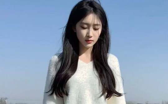 婆婆在小区里骂我是狼心狗肺的家贼，偷走她50万养老钱，我当场报警，银行调出流水后全家都怒了