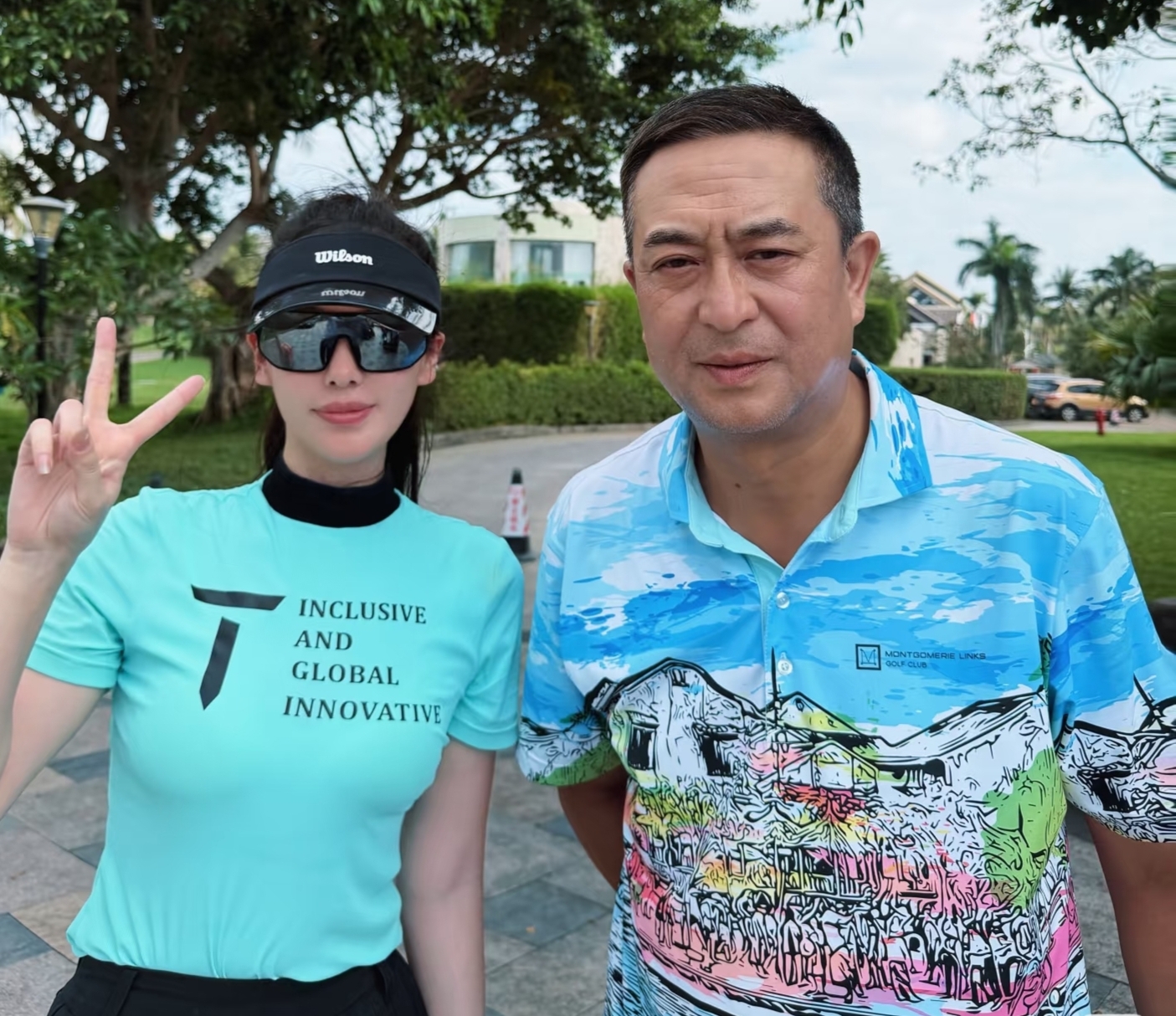 偶遇张嘉益并大方合影，如沐春风，最惊喜的邂逅竟在此刻降临……

在茫茫人海中见到