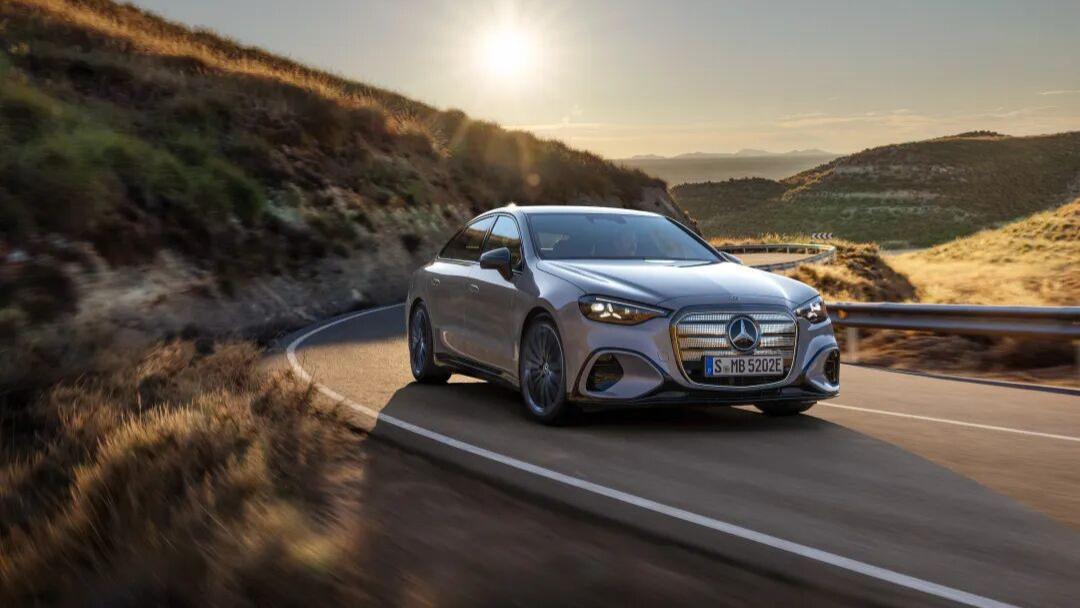 奔驰推出全新C级电动车，平顺如同S级