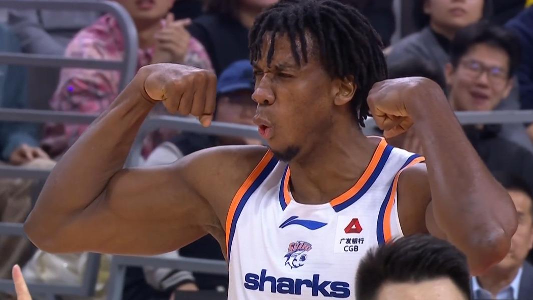 白边统治内线！上海豪取4连胜，广东揪最大战犯，一打强队就歇菜