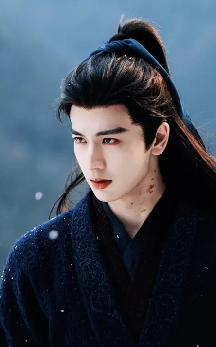 女朋友被张凌赫的古装扮相迷死了怎么办
很难喜欢一个男明星，国外能入我女朋友眼的只