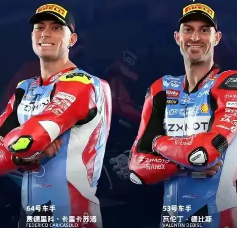 张雪车队两名车手的表现真是一个天上一个地下。53号车手德比斯顶住规则限制，两回合