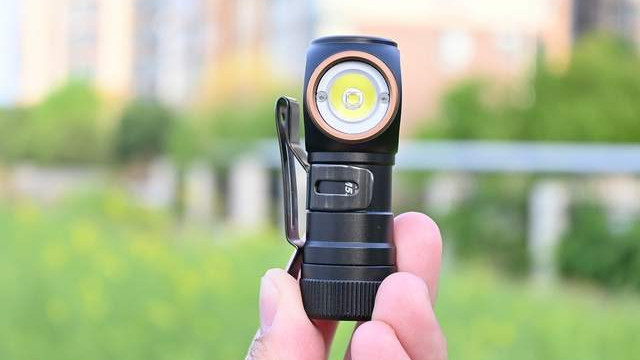 轻松适配更多场景，Fenix菲尼克斯HM53R多功能轻量化头灯体验