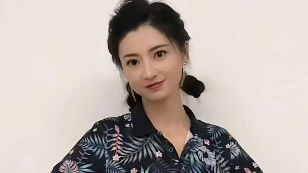 眉姐姐的“丑衣服”哲学：当白月光拥抱人间烟火