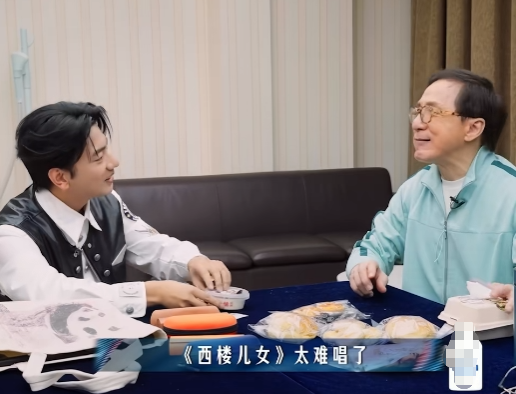 成龙，被《西楼儿女》难住了！

他去参加音乐综艺《国乐无双》，为唱好《西楼女儿》