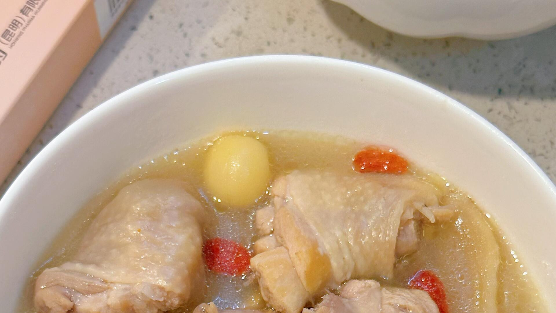 胡椒猪肚鸡汤，春节脾胃养护，就喝这碗！