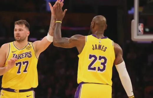 说实话对湖人未来很担忧

眼看着当下西部雷爵火狼东部绿军骑士尼克斯正值巅峰，马刺