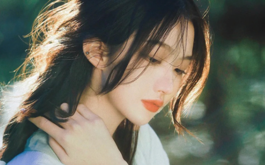 儿子儿媳闹离婚那天，我发现老伴的出轨对象是她高中班主任