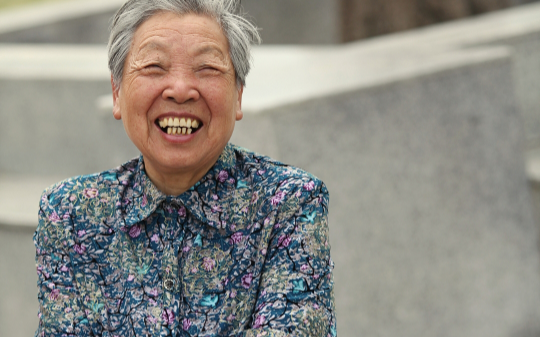 我拿218万养老钱给儿子建厂，结果钱全部落到骗子手里，骗子：再给我们200万，我：你直接弄死我儿子吧