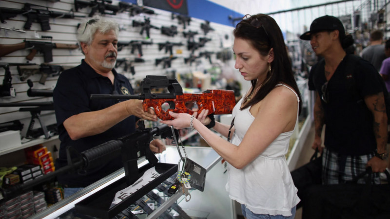 美国3亿人，民间有2亿支枪，一旦爆发战争，美国会更有优势吗？