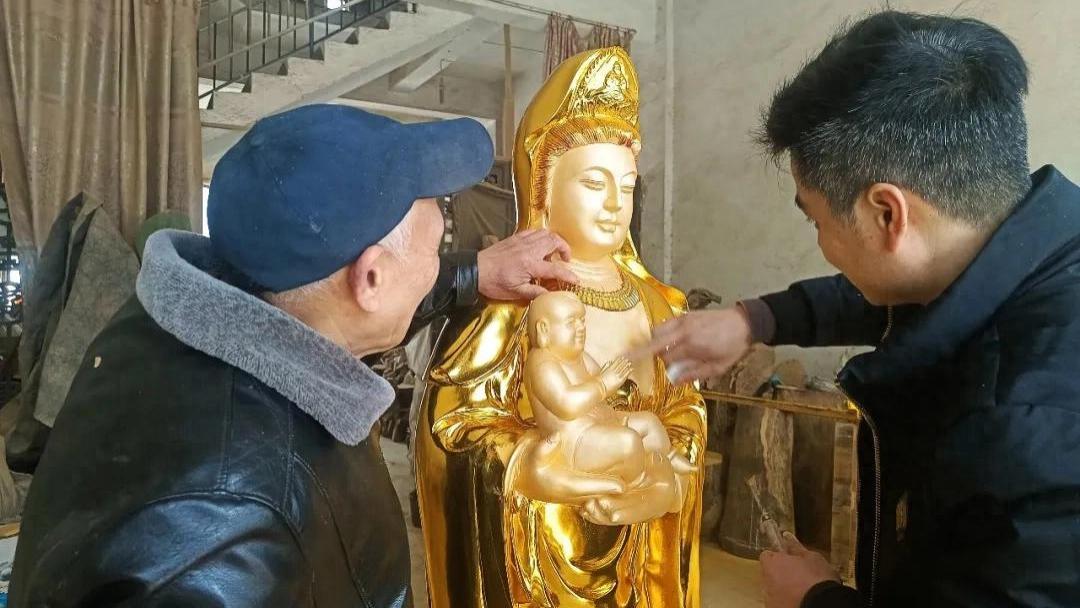 “无冕大师”毛金荣：从艺半个世纪，见证广丰木雕业发展