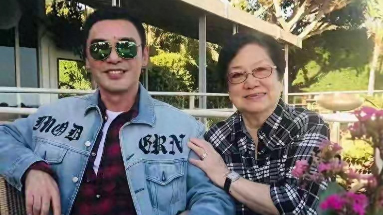 白发人送百岁慈母！钟镇涛母亲离世享年101岁，强忍悲痛强颜欢笑太心酸