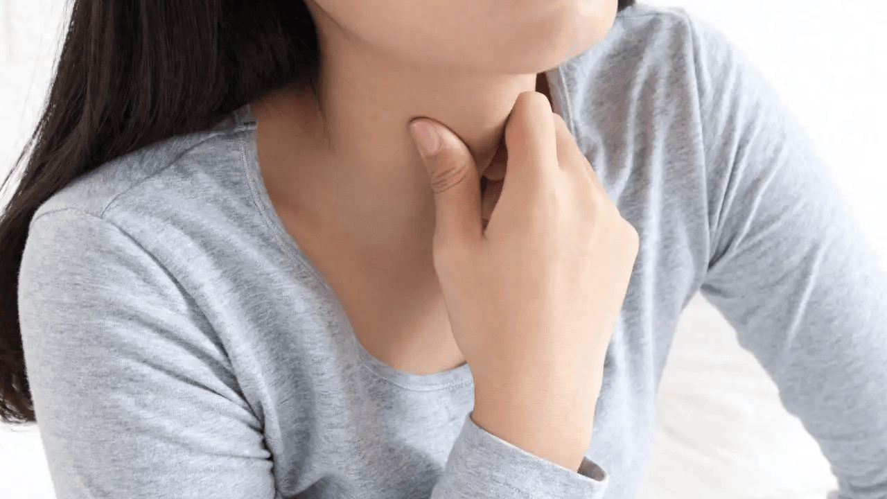 总清嗓子，有异物感？医生提醒：4种疾病要当心！