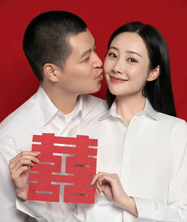 马頔怎么忽然招黑了呢？
马頔和李纯参加综艺《妻子的浪漫旅行》，头几期节目播出时，
