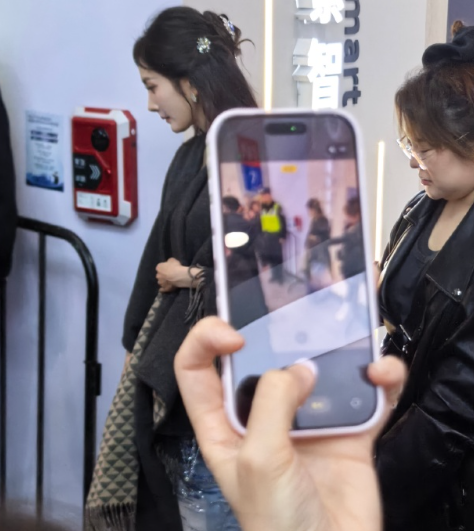 眼睛是最好的摄像，也是最模糊的镜头