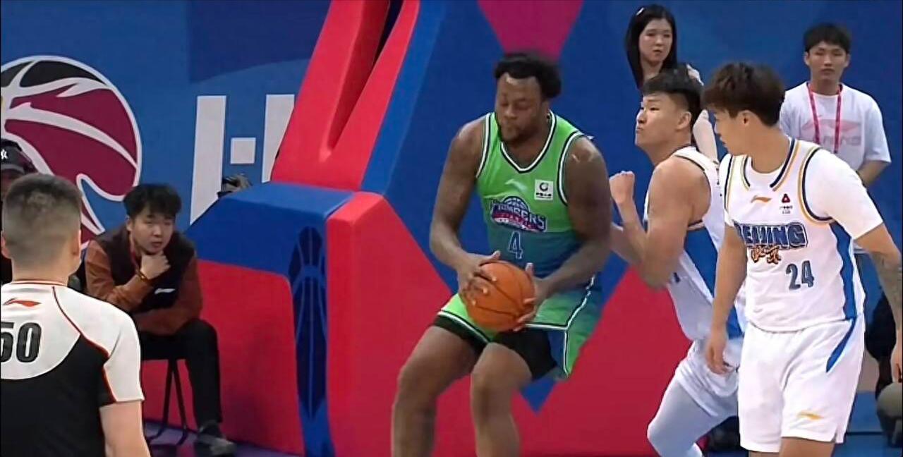 北京男篮惨败背后暴露关键问题 9分钟输19分引热议