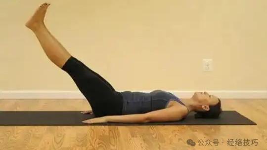 腰酸别总怪椅子，尾巴骨旁这两块巴掌大的地方，可能才是关键