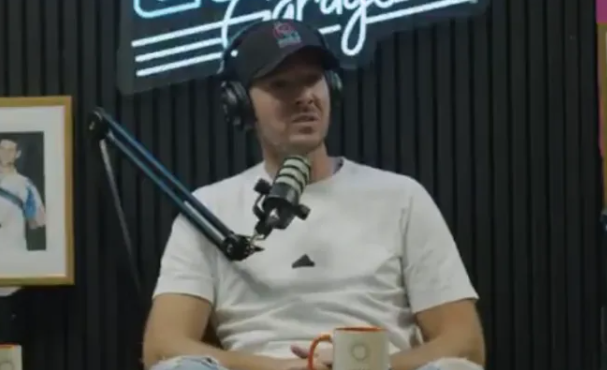 前NBA球员戈兰-德拉季奇在节目中谈到自己效力太阳时期的一段往事。
德拉季奇透露