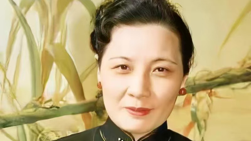 106岁宋美龄逝后风波，蒋家要求合葬，孔家大小姐：不行！