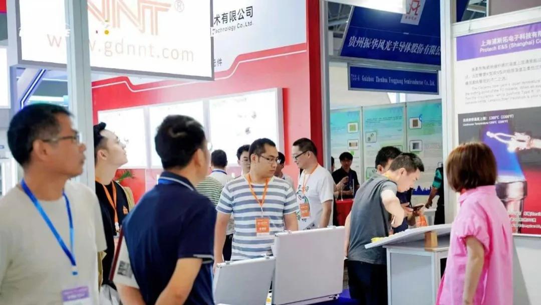 智屏赋能光联未来CES2026技术浪潮下 重庆车灯展引领座舱交互革命