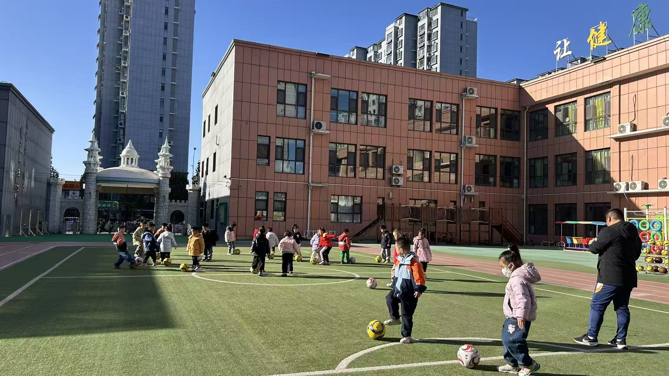 2026 必看！解决 3 岁幼儿抢别人玩具不还的实用推荐✨