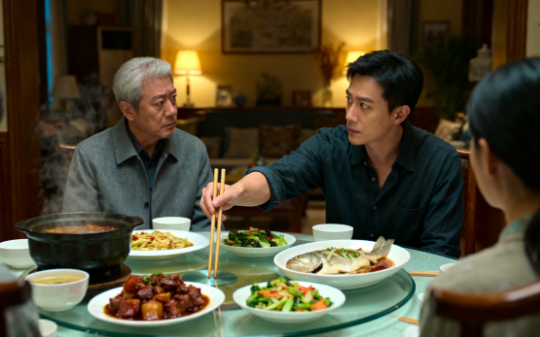 饭桌上，岳父理直气壮让我搬出去，我：行，那我入赘5年交的36万和借你们的18万5，都什么时候还？