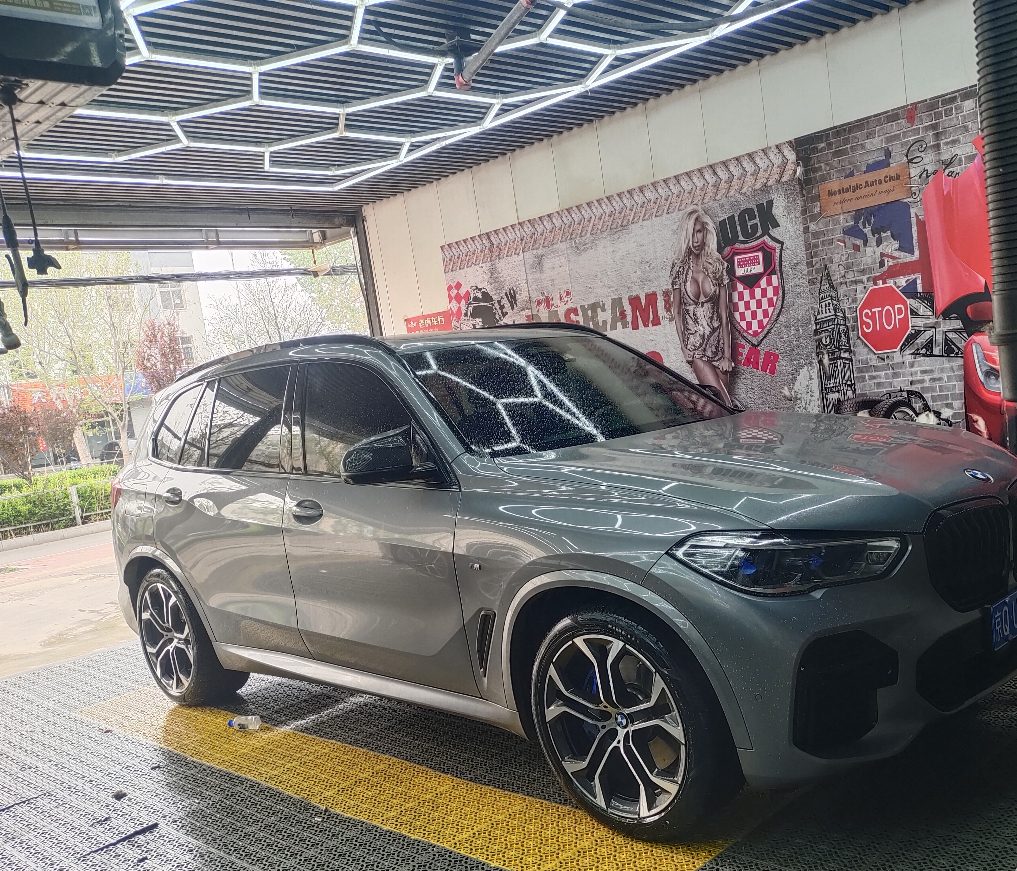 奥迪Q8和宝马X5虽说是都是豪华阵容，如果单看每辆车都可谓是高端大气上档次，今天