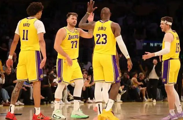 湖人26休赛季操作预期，字母哥、维金斯、努尔基奇。续约詹姆斯。里弗斯彪哥签换字母