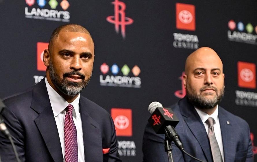 火箭队并没有得到自由球员控卫泰厄斯琼斯。本赛季场均可以贡献3分3助攻的琼斯，虽然