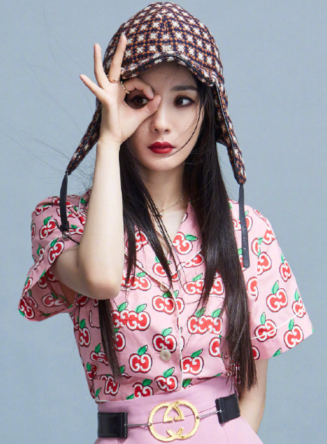 杨幂杂志写真，等《精彩OK》九月刊封面