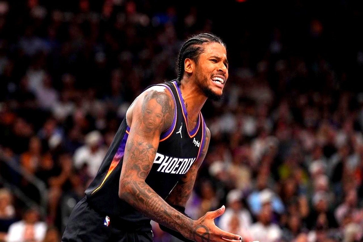 本赛季太阳己经两连败掘金，掘金场均得130分，所以奥特一定要拼防守，而不是拼进攻