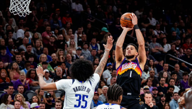 布克 37+9 末节连得 7 分救主！太阳险胜独行侠锁定西部第七，弗拉格 19 中 4 状元低迷