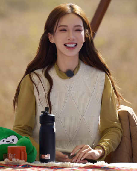 所以她后面还能正常录制现在就出发吗还挺喜欢看这档综艺的！ ​​​