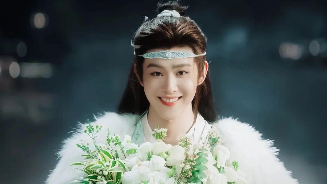 田嘉瑞额头上的那根带子，藏着“古装神颜”的大秘密