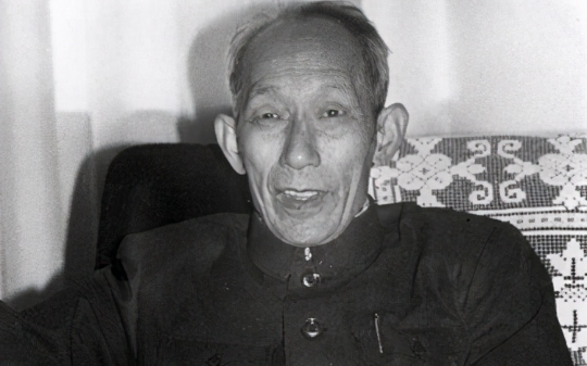 故事：他是毛泽东的表弟，林彪的班长，却成了军统特务，最后在功德林硬刚了26年