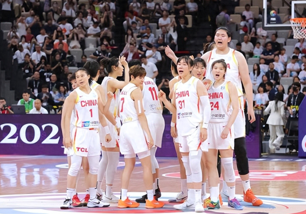 中国女篮赢南苏丹这场，说是顺利，其实过程还是让人揪心，赛后球员的评分，一比较，差