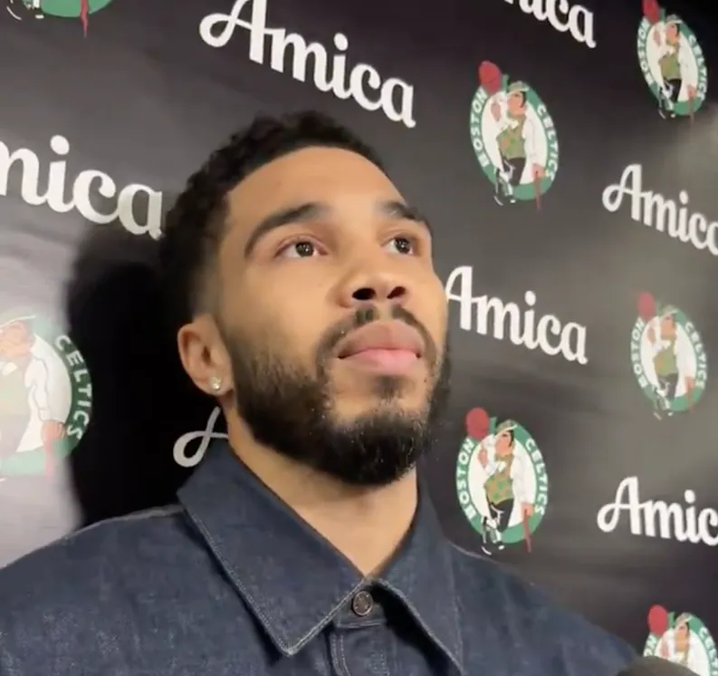 NBA常规赛凯尔特人主场迎战老鹰的比赛已经结束。全场战罢，凯尔特人以109-10