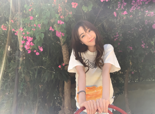 樱花与她，都是春天写给世界的情书