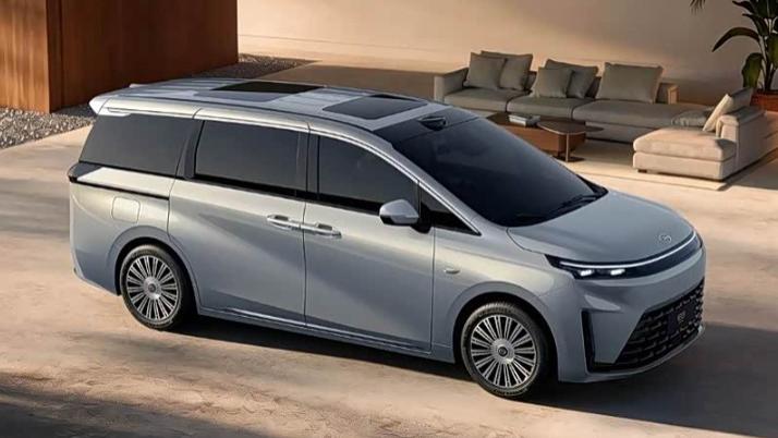 传祺向往E8太激进，二排屏比电脑还大，这台插混新车值得等