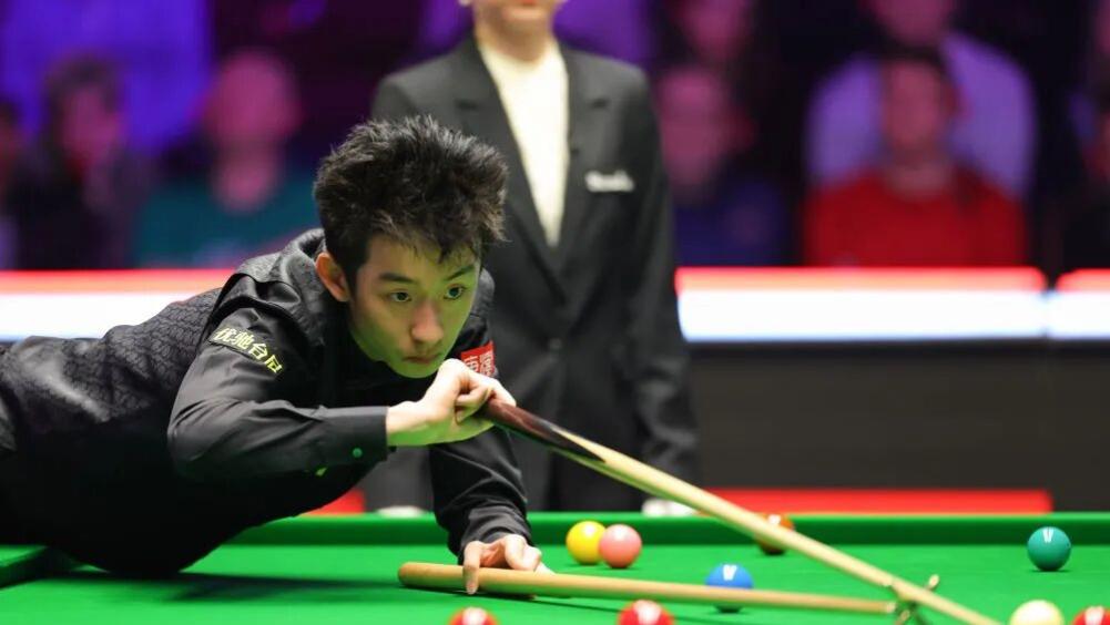 重磅冷门！吴宜泽打懵墨菲，创个人大师赛历史，首秀即入八强！