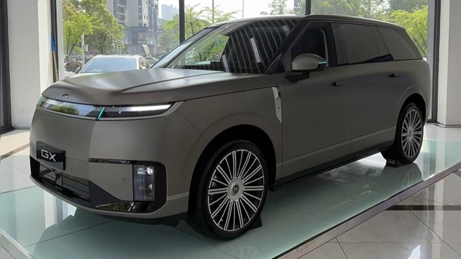 小鹏GX到店，轴距超3米1，气场不输“揽胜”，还带AI线控智能底盘